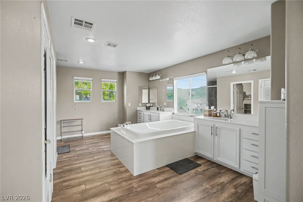 10405 Chimney Flat, Las Vegas, NV 89129