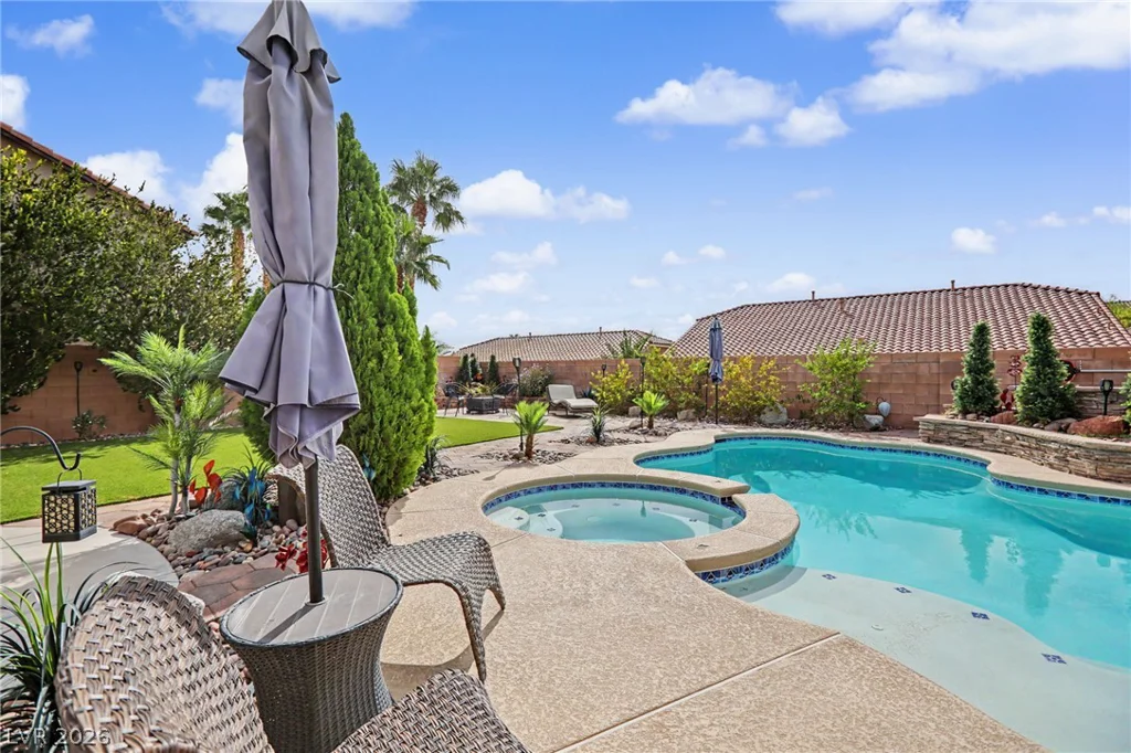 10405 Chimney Flat, Las Vegas, NV 89129