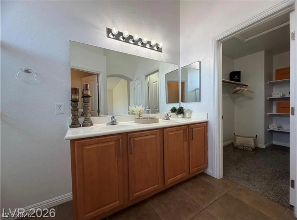 1160 Volcanic Garden, Las Vegas, NV 89183