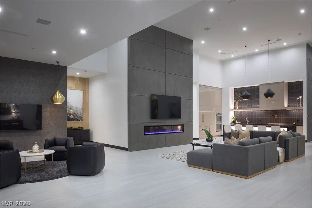 38 Skybird, Las Vegas, NV 89135