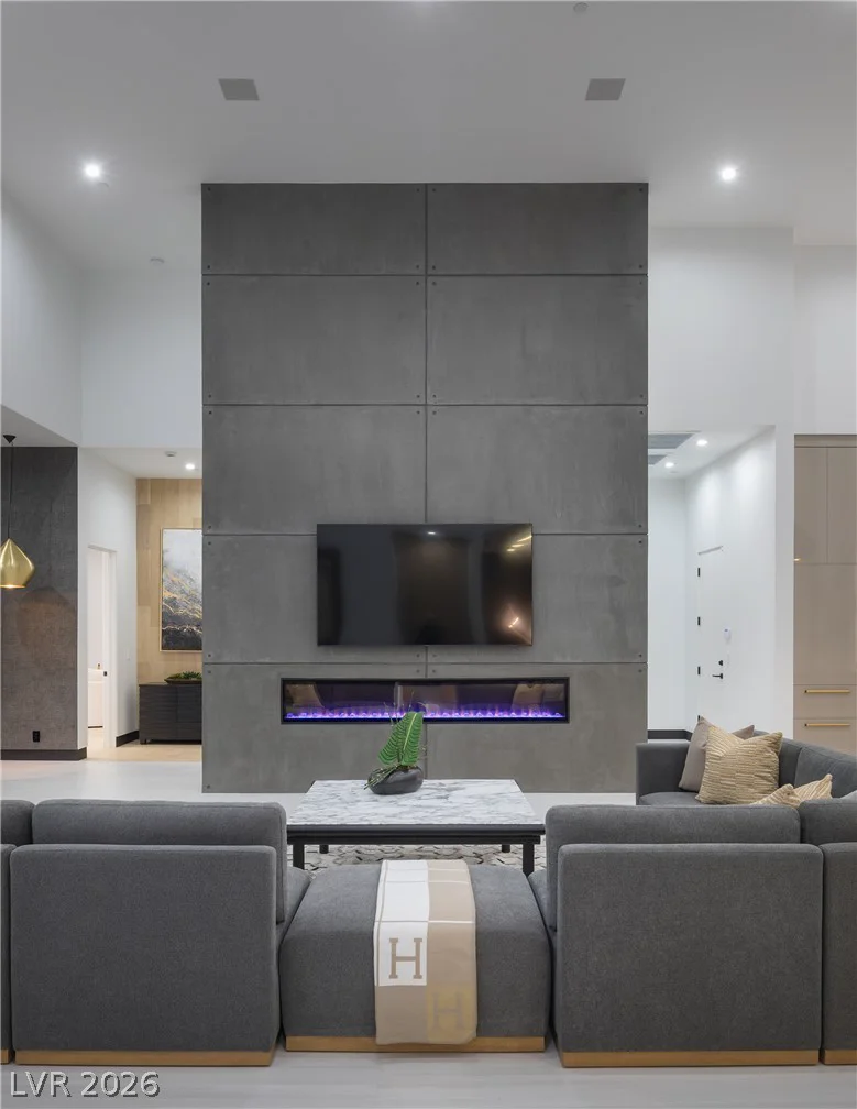 38 Skybird, Las Vegas, NV 89135