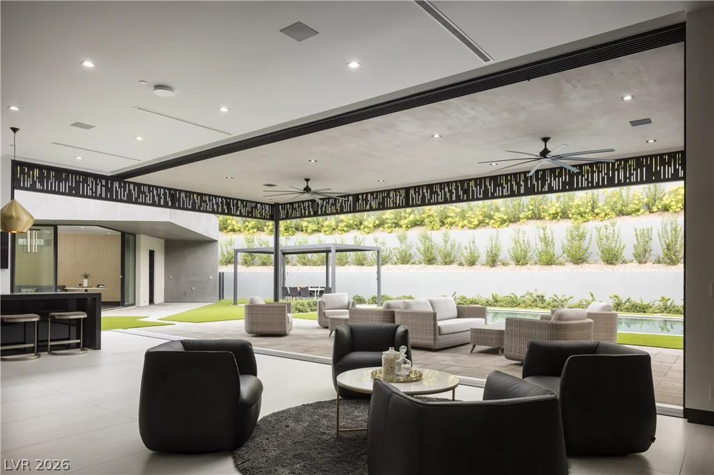 38 Skybird, Las Vegas, NV 89135
