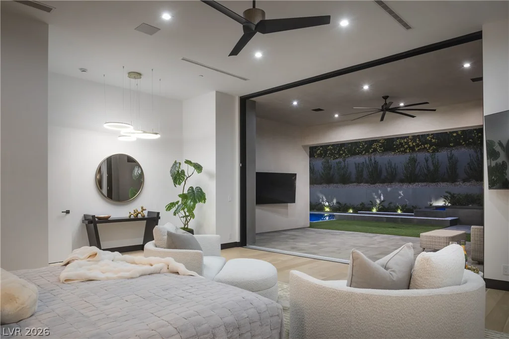 38 Skybird, Las Vegas, NV 89135