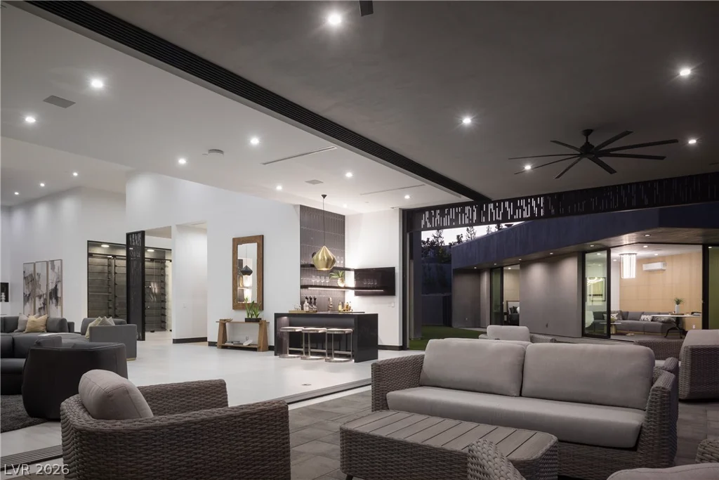 38 Skybird, Las Vegas, NV 89135