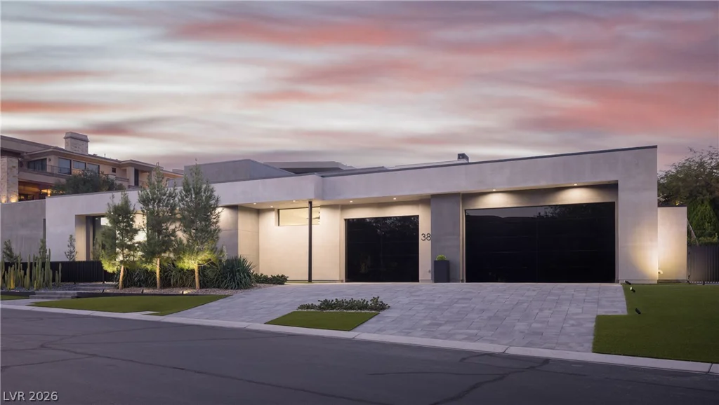 38 Skybird, Las Vegas, NV 89135