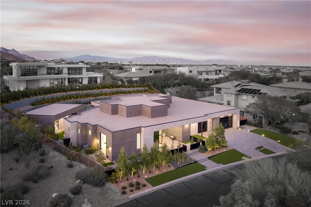 38 Skybird, Las Vegas, NV 89135