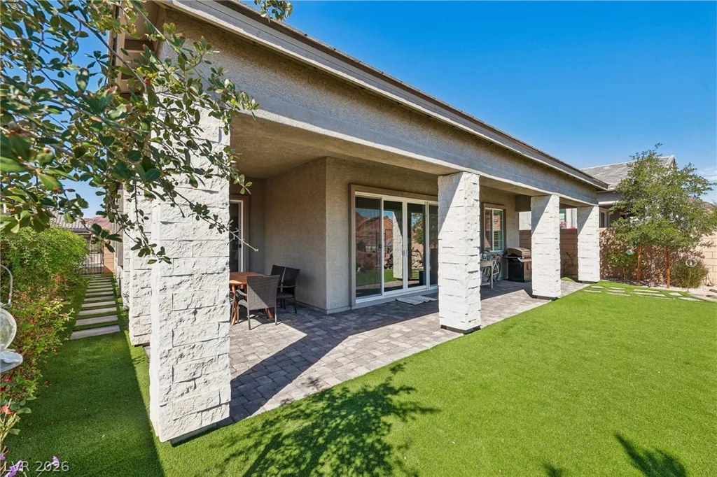 48 Tatahatso Point, Henderson, NV 89011