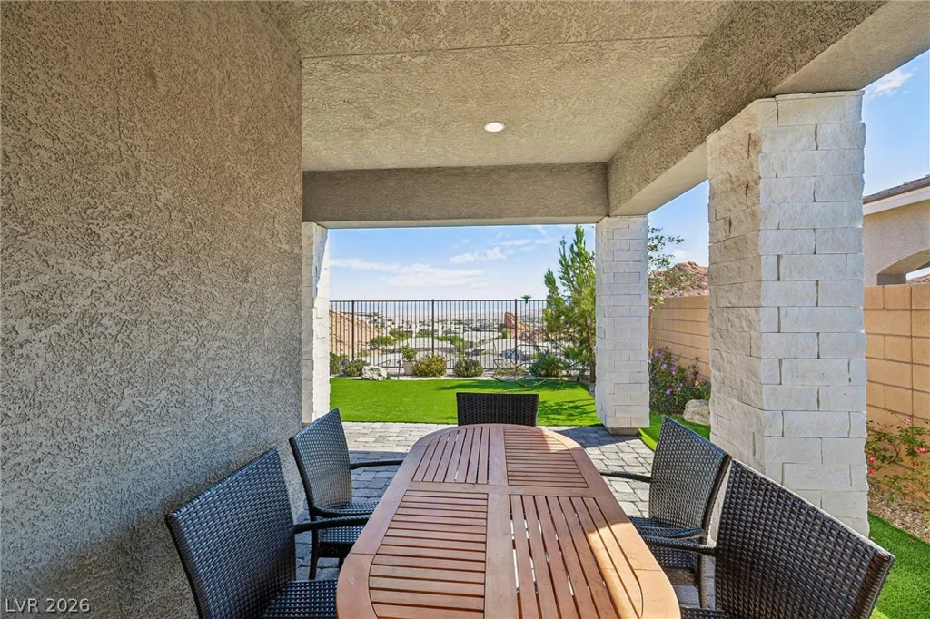 48 Tatahatso Point, Henderson, NV 89011