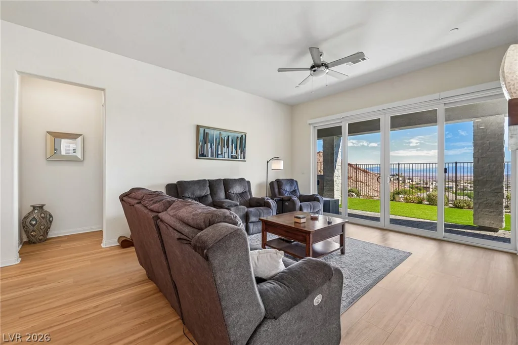 48 Tatahatso Point, Henderson, NV 89011