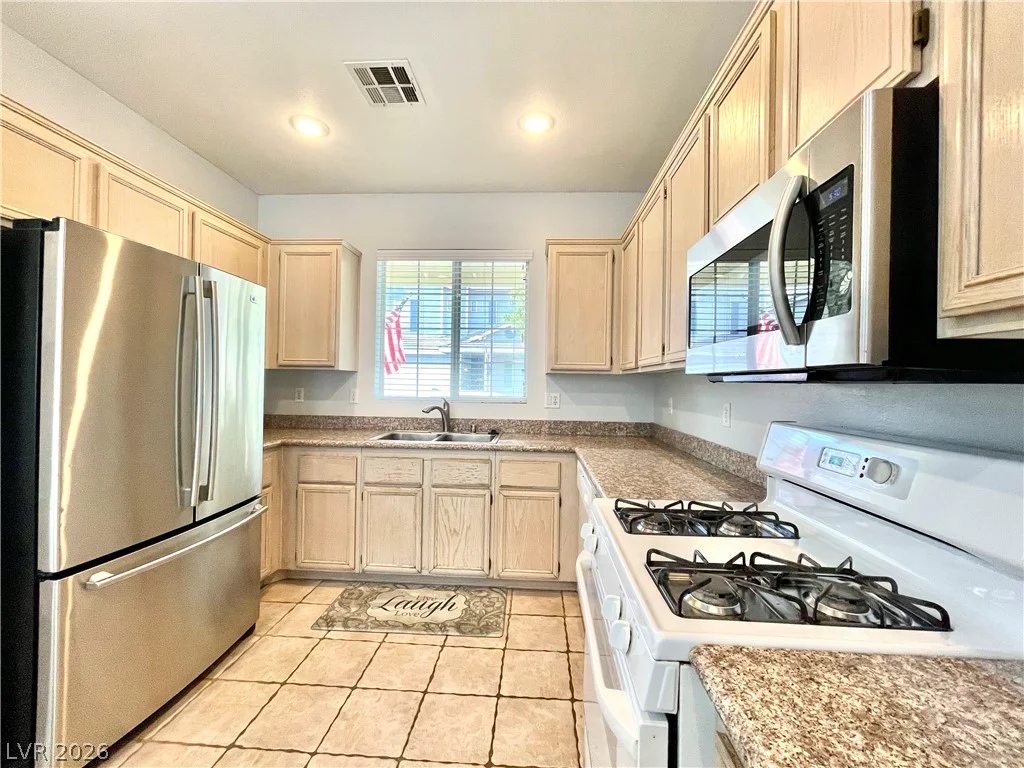 10418 Cherry Brook, Las Vegas, NV 89183