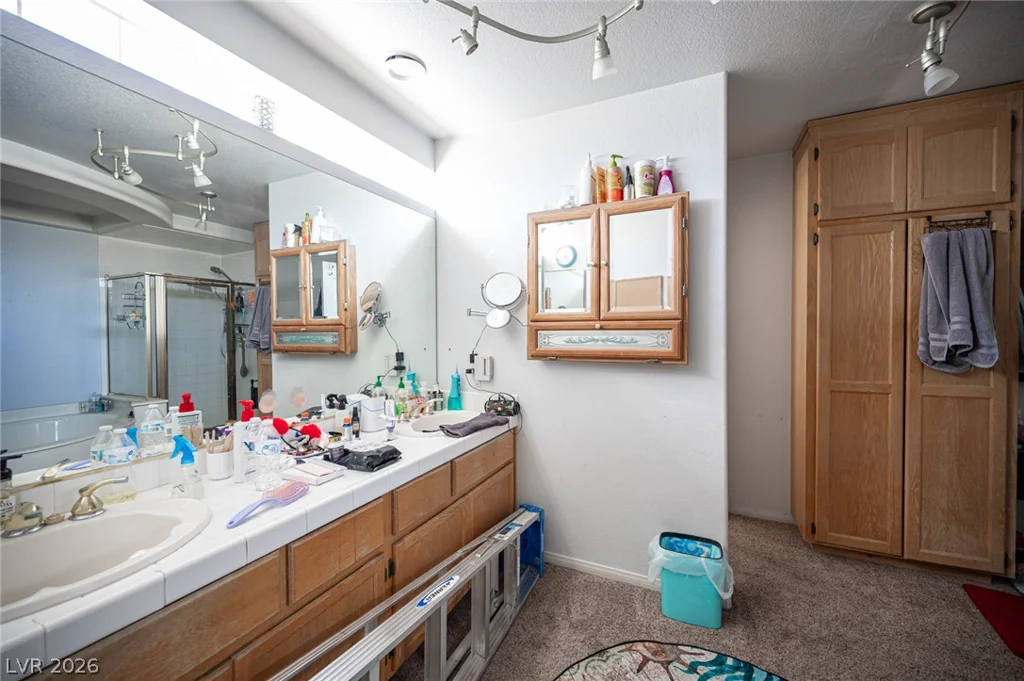 8225 Hidden Crossing, Las Vegas, NV 89129
