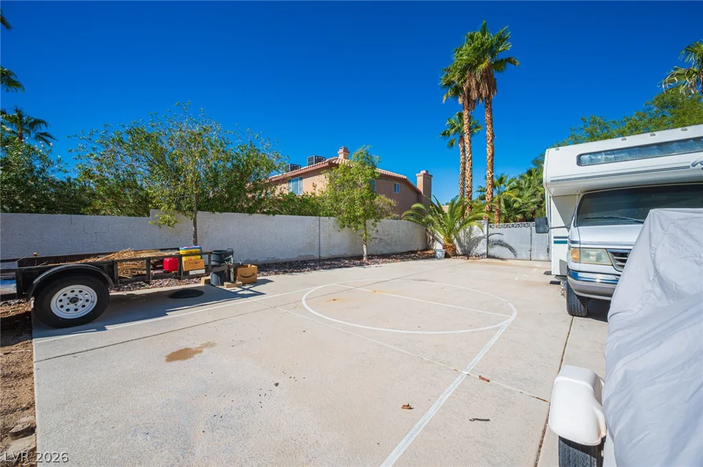 8225 Hidden Crossing, Las Vegas, NV 89129