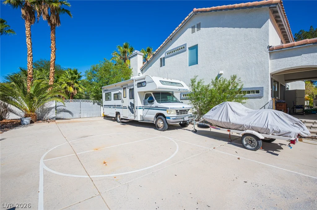 8225 Hidden Crossing, Las Vegas, NV 89129