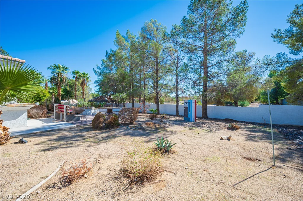 8225 Hidden Crossing, Las Vegas, NV 89129