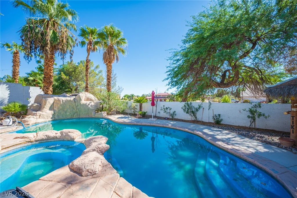 8225 Hidden Crossing, Las Vegas, NV 89129