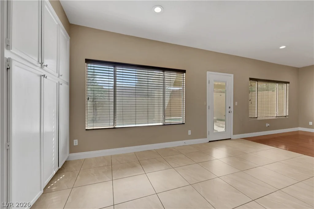 9229 Valador, Las Vegas, NV 89129