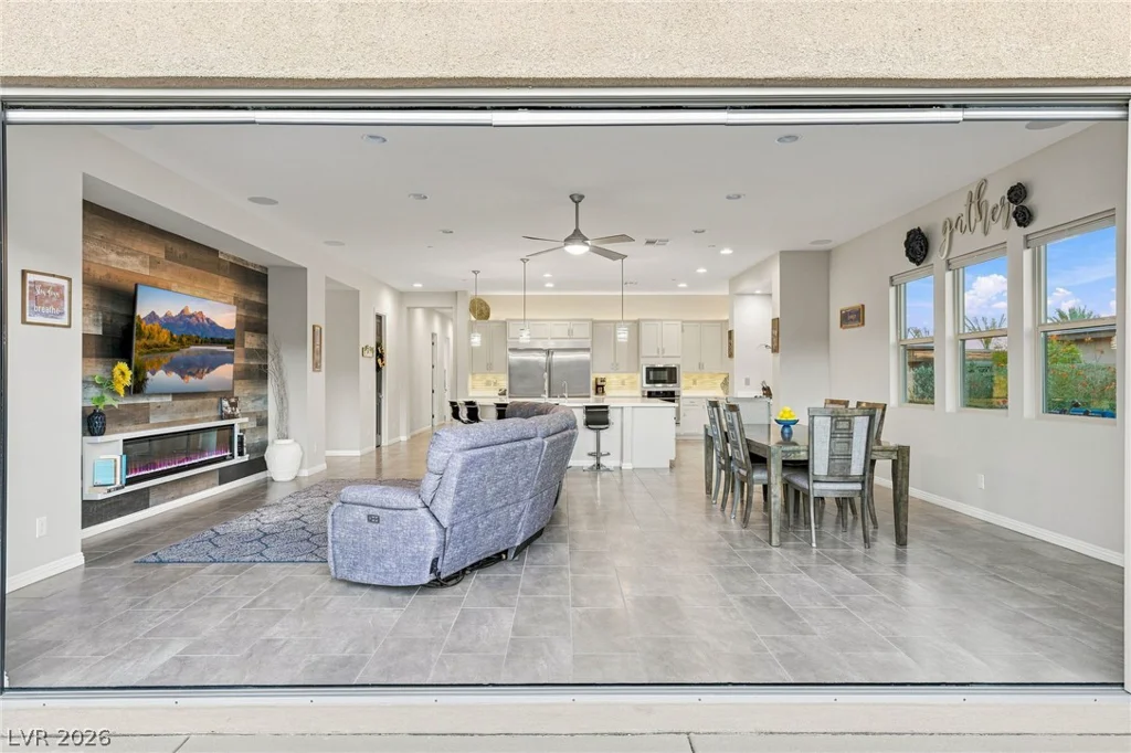6125 Pebble Glen, Las Vegas, NV 89149