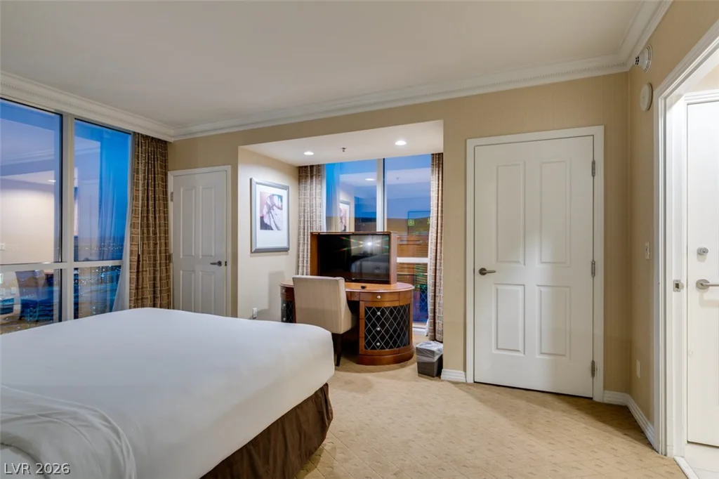 145 HARMON, Las Vegas, NV 89109