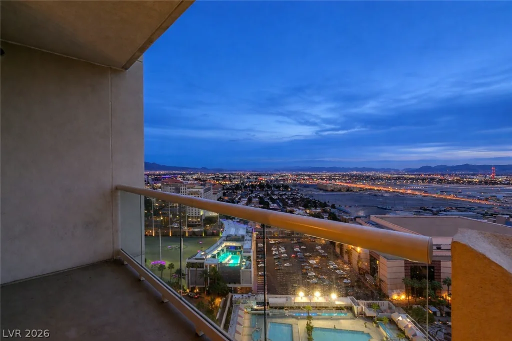 145 HARMON, Las Vegas, NV 89109