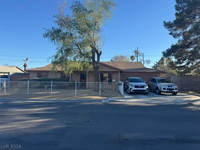 4825 Mohave, Las Vegas, NV 89104