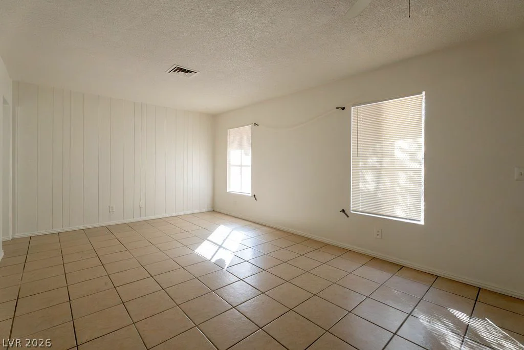 3945 Visby, Las Vegas, NV 89119