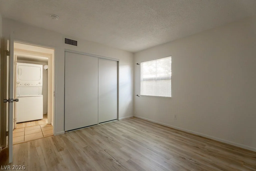 3945 Visby, Las Vegas, NV 89119