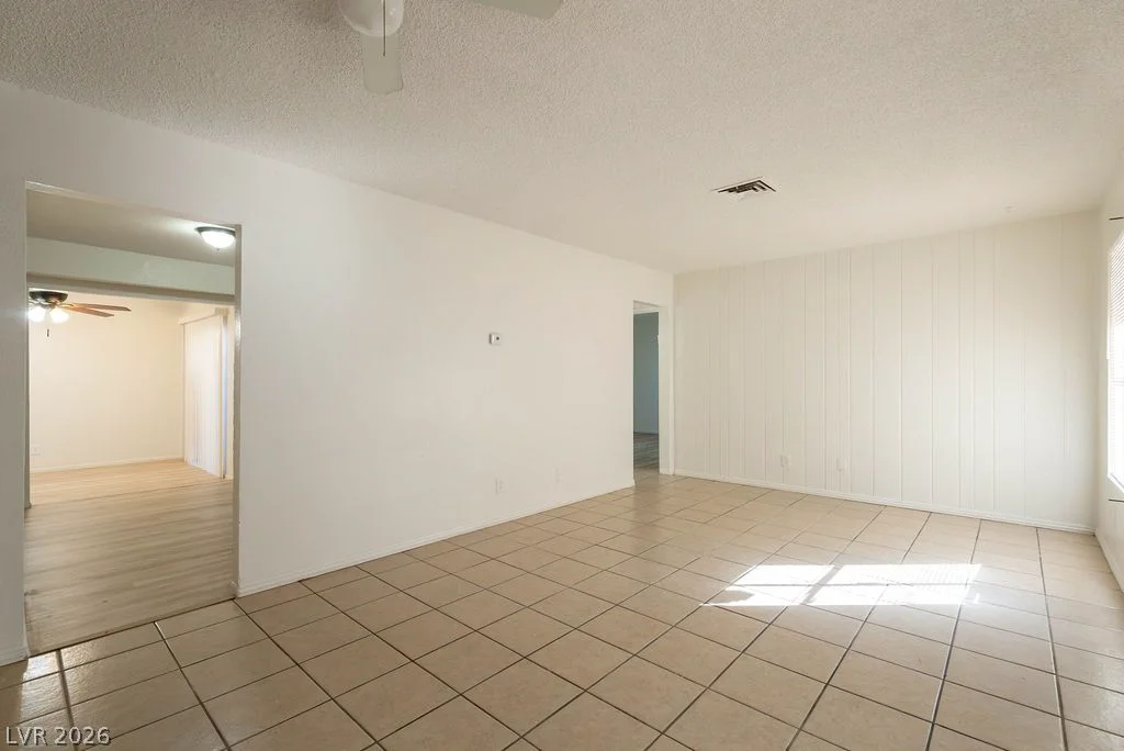 3945 Visby, Las Vegas, NV 89119
