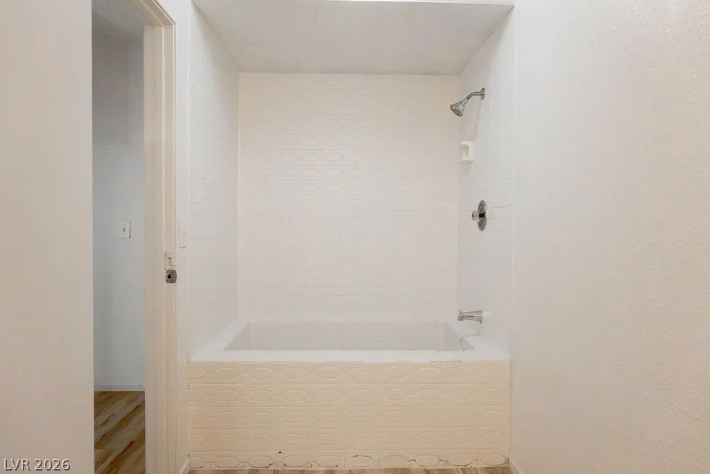 3945 Visby, Las Vegas, NV 89119