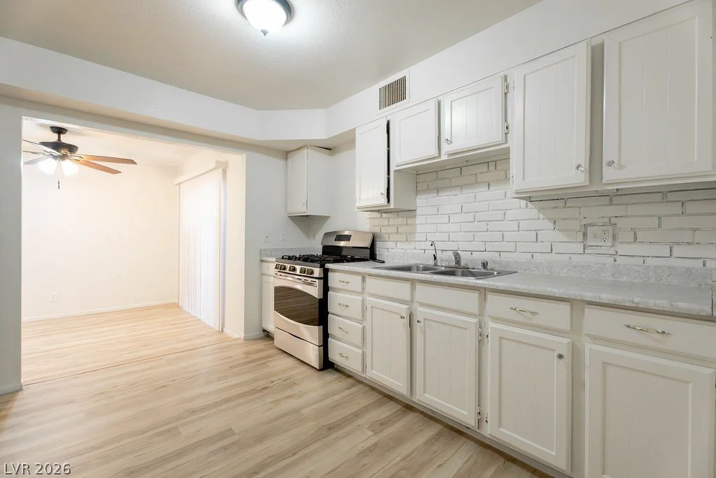 3945 Visby, Las Vegas, NV 89119