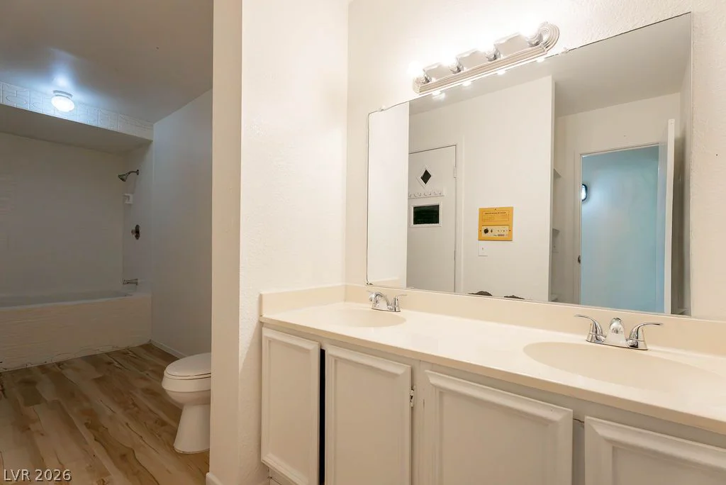 3945 Visby, Las Vegas, NV 89119