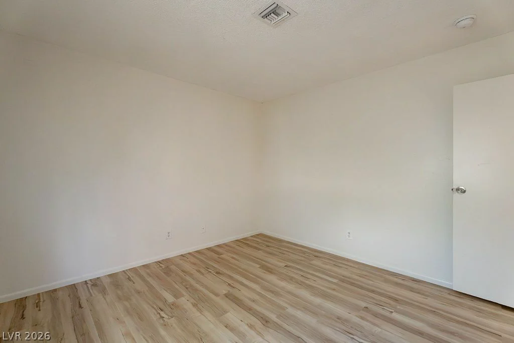 3945 Visby, Las Vegas, NV 89119