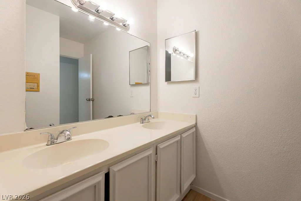 3945 Visby, Las Vegas, NV 89119