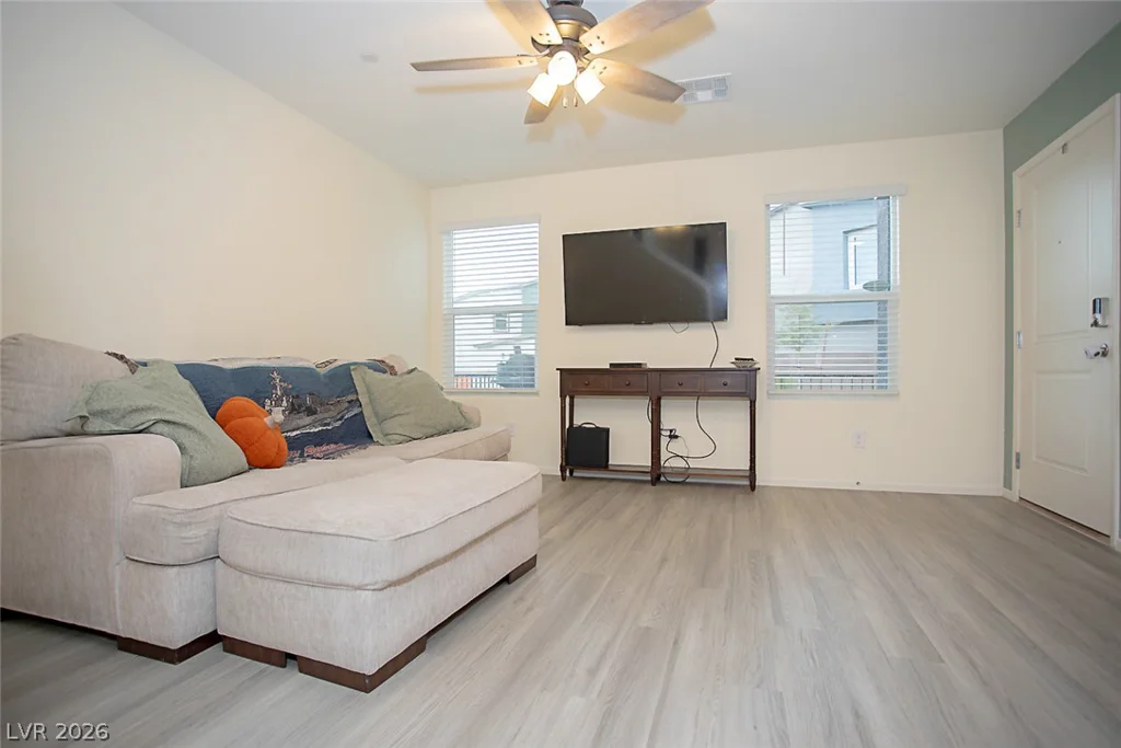 1622 Dom River, North Las Vegas, NV 89084