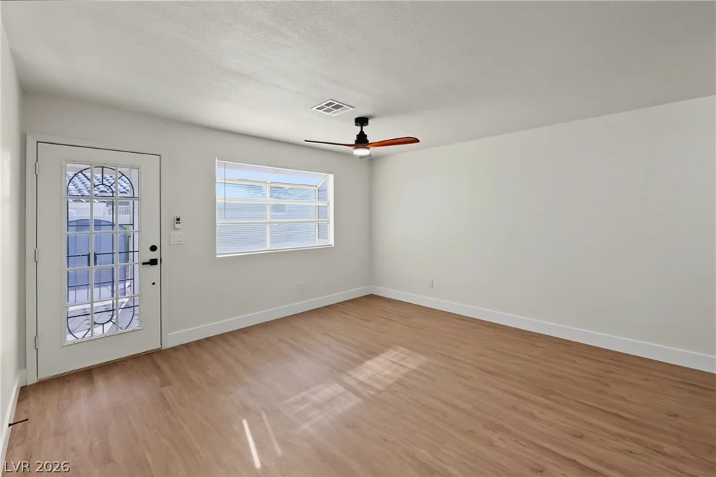 2041 Willowbury, Las Vegas, NV 89108