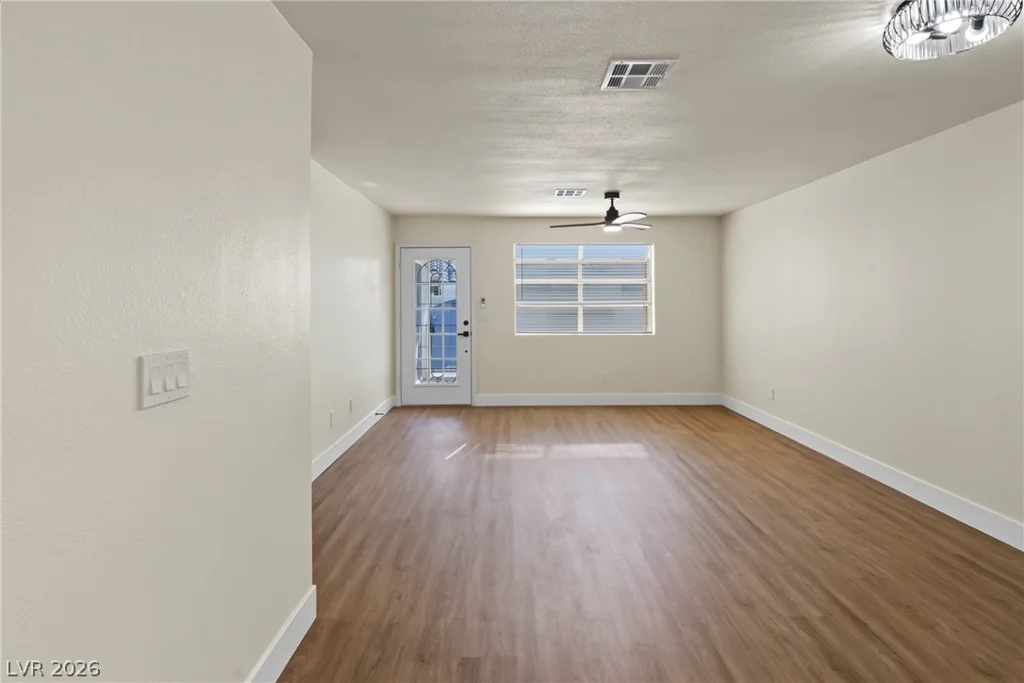 2041 Willowbury, Las Vegas, NV 89108