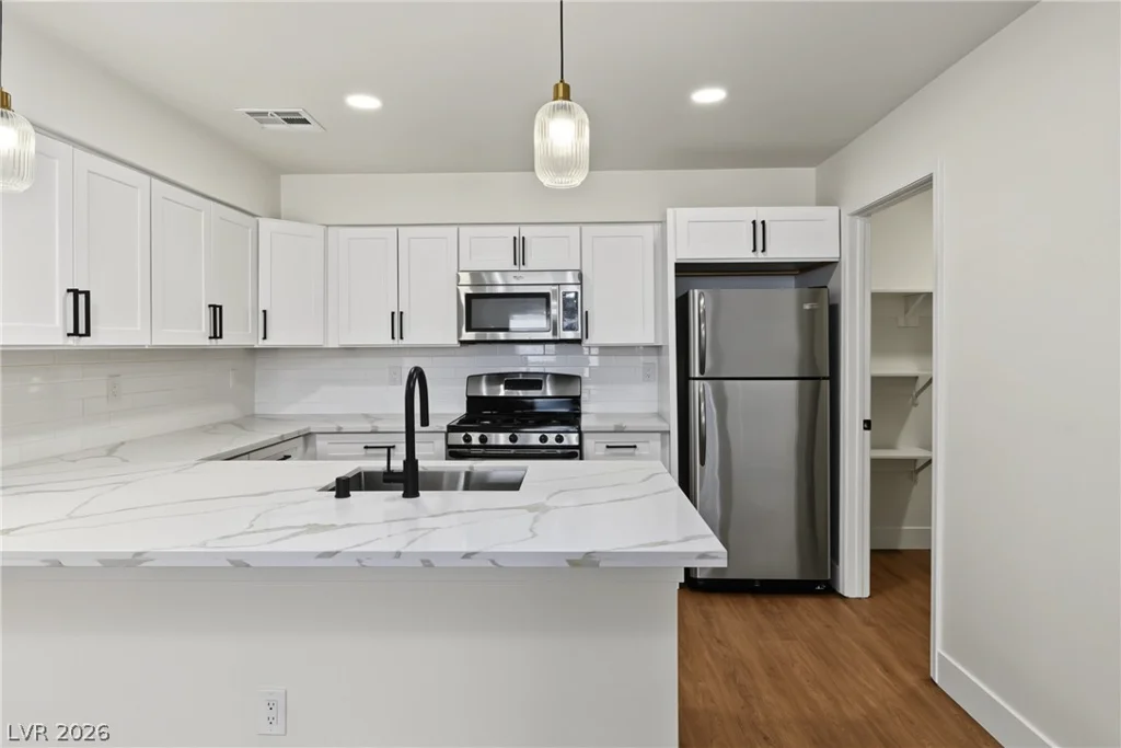 2041 Willowbury, Las Vegas, NV 89108