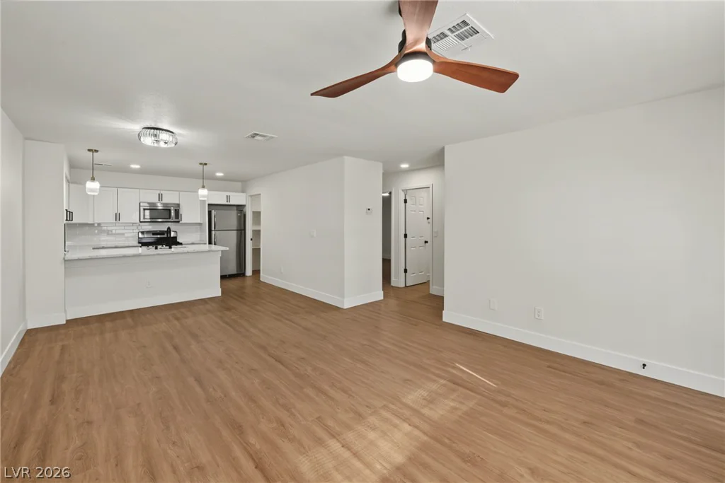 2041 Willowbury, Las Vegas, NV 89108