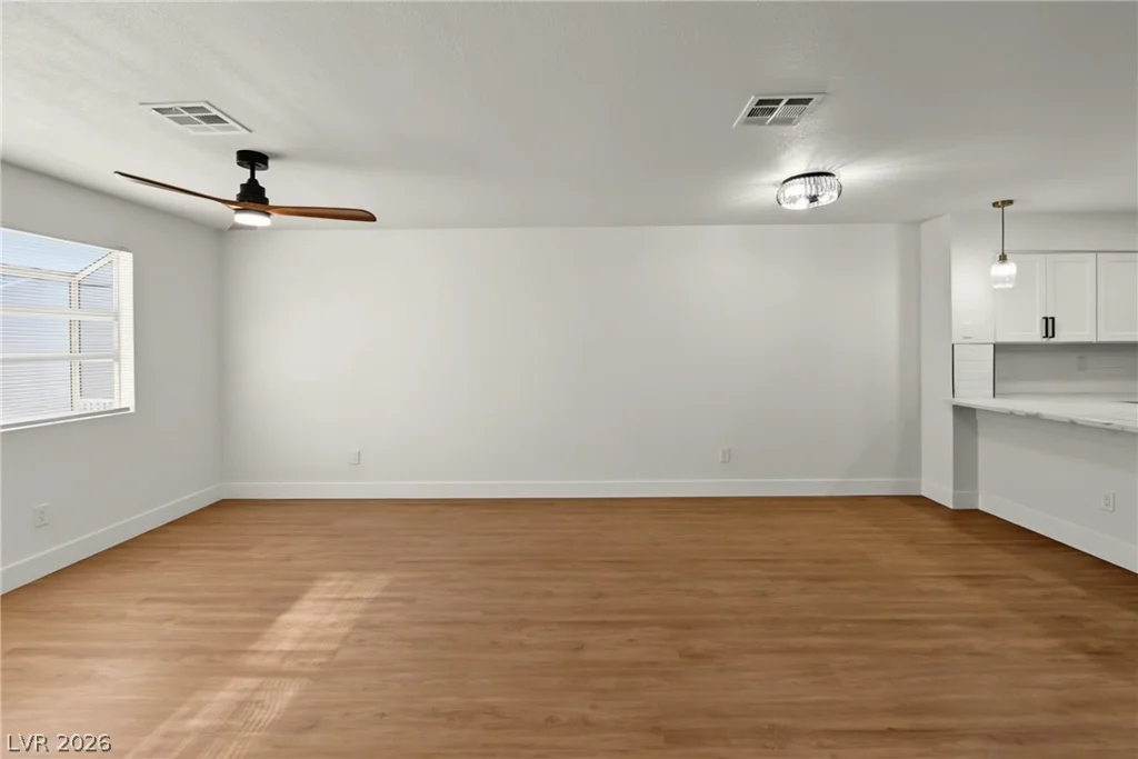 2041 Willowbury, Las Vegas, NV 89108