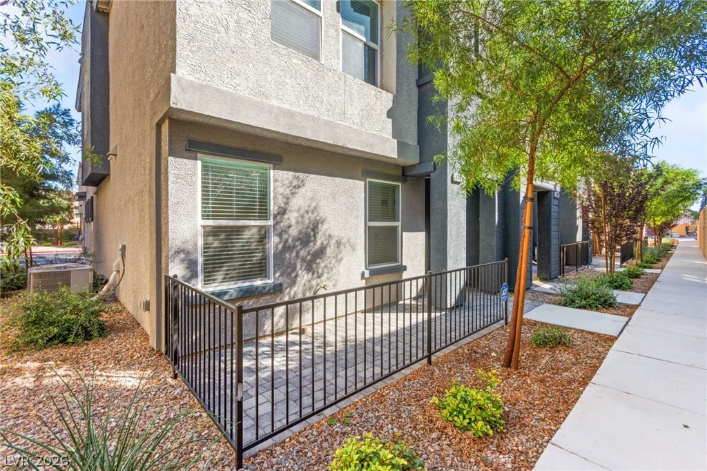 6921 Honor Hill, Las Vegas, NV 89166