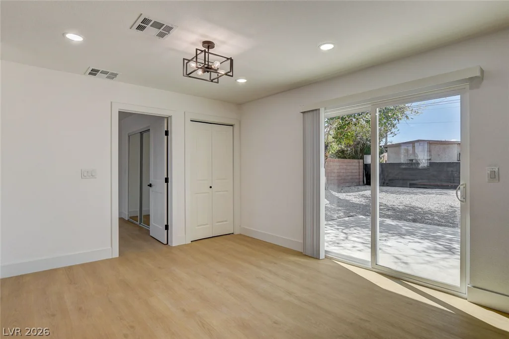 909 Mezpah, Las Vegas, NV 89106