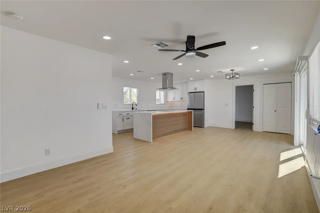 909 Mezpah, Las Vegas, NV 89106