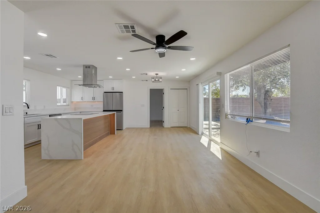 909 Mezpah, Las Vegas, NV 89106