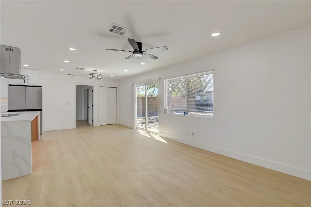 909 Mezpah, Las Vegas, NV 89106