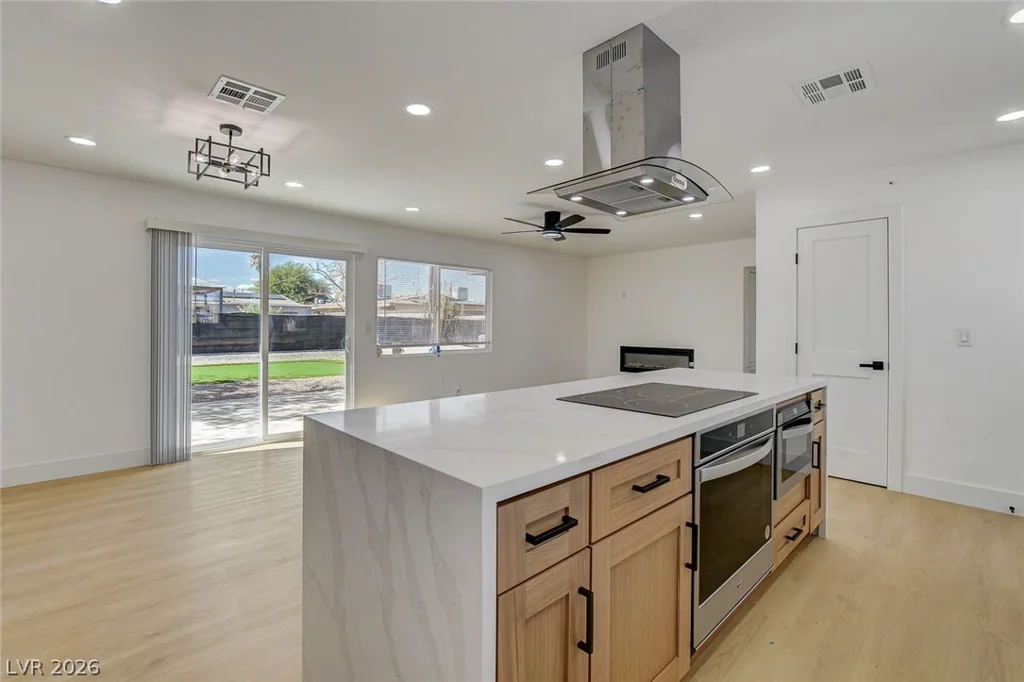 909 Mezpah, Las Vegas, NV 89106