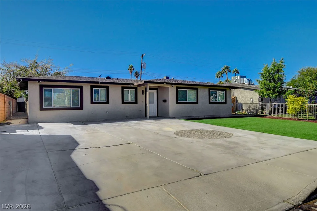 909 Mezpah, Las Vegas, NV 89106