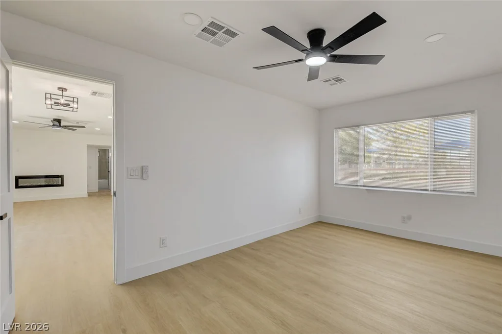 909 Mezpah, Las Vegas, NV 89106