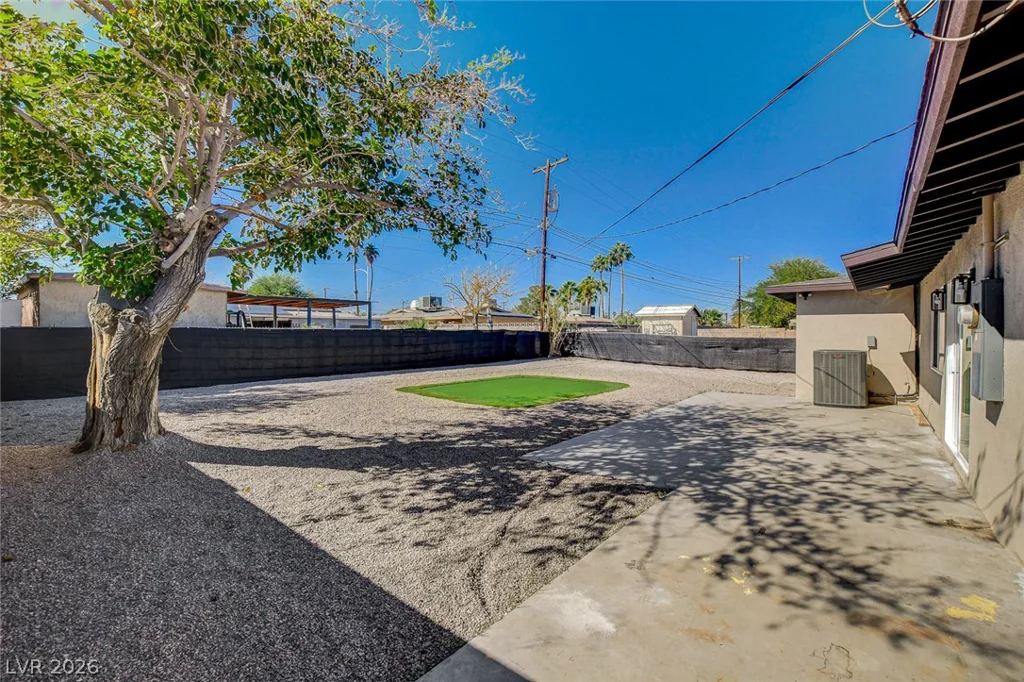909 Mezpah, Las Vegas, NV 89106