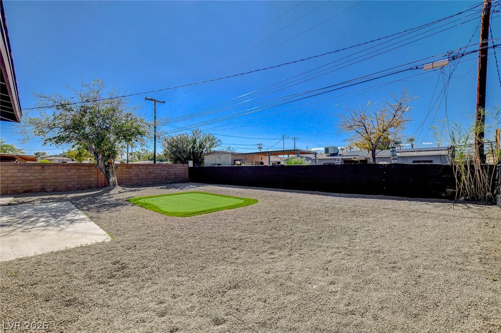909 Mezpah, Las Vegas, NV 89106