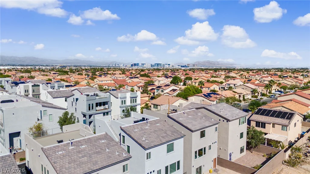 7761 Misty Oaks, Las Vegas, NV 89113