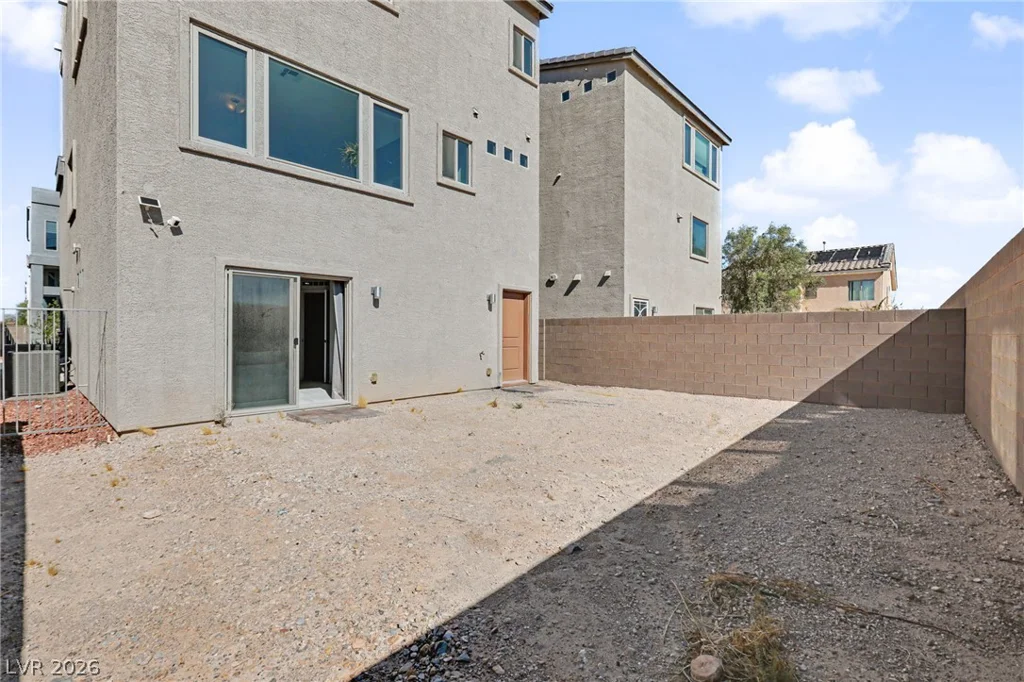 7761 Misty Oaks, Las Vegas, NV 89113